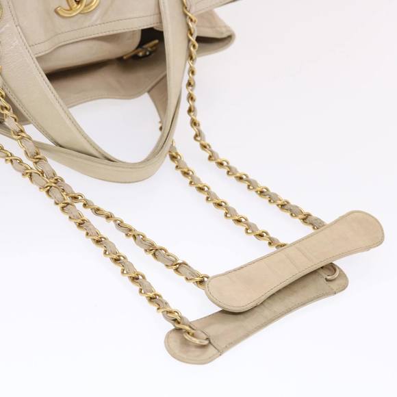 CHANEL Handbag - Picture 11 of 16